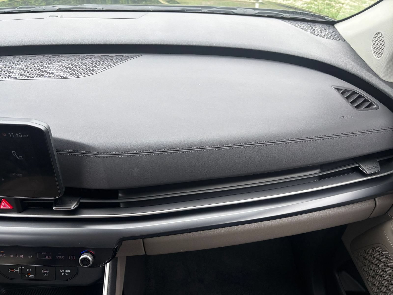 Used 2026 Kia Carnival FWD image 37