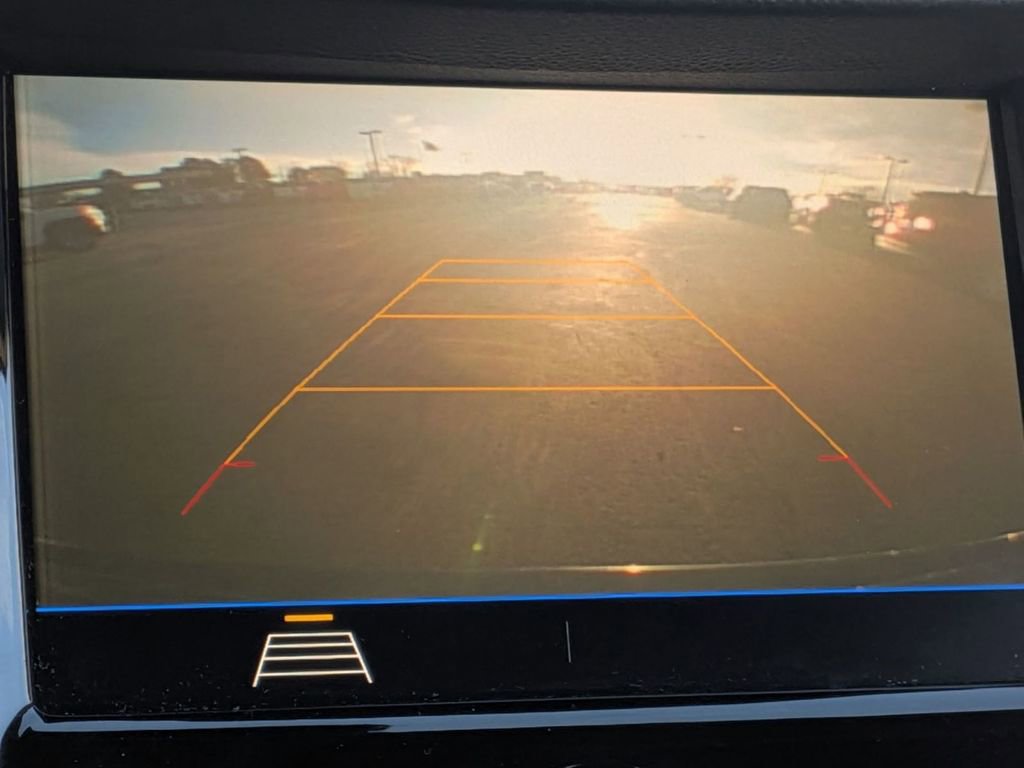 Used 2022 Chevrolet Trax LT w/ LT Convenience Package image 25