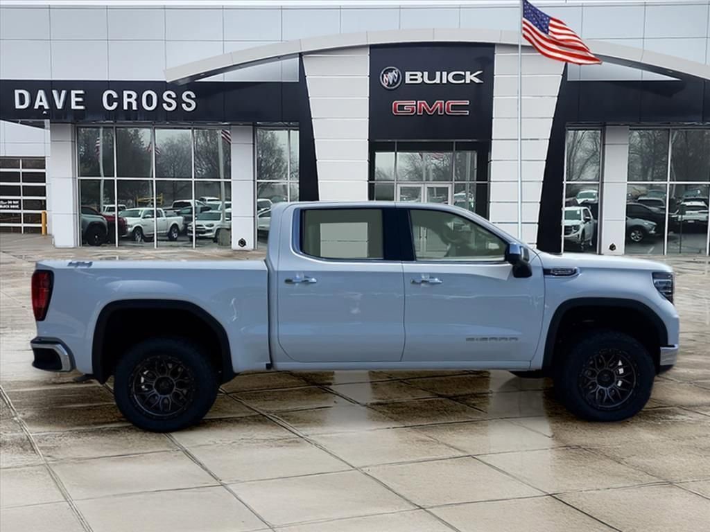 Used 2025 GMC Sierra 1500 SLT image 4
