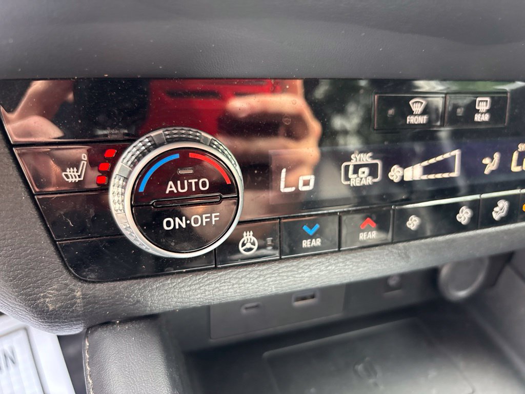 Used 2024 Mitsubishi Outlander SEL AWD/4WD image 27