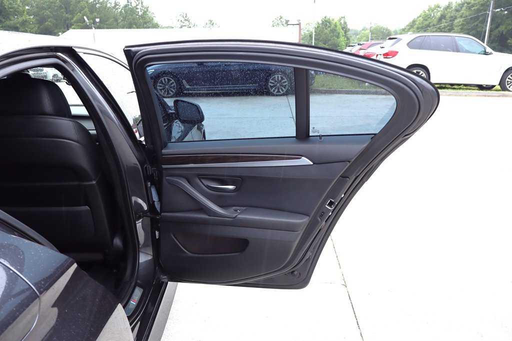 Used 2013 BMW 550i Sedan RWD image 37