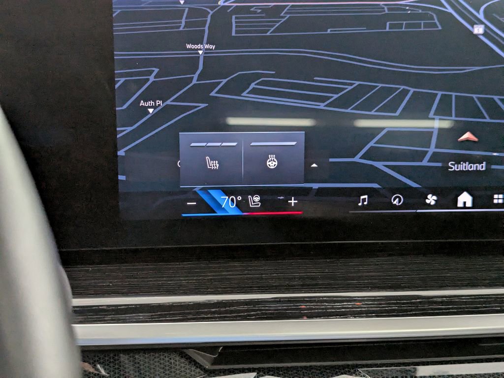 Certified 2024 BMW X5 xDrive40i w/ M Sport Package image 26