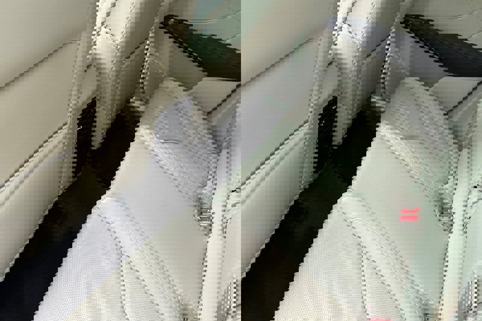 Used 2018 Lincoln MKC Reserve image 13