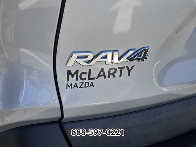 Used 2020 Toyota RAV4 XLE w/ Convenience Package image 15