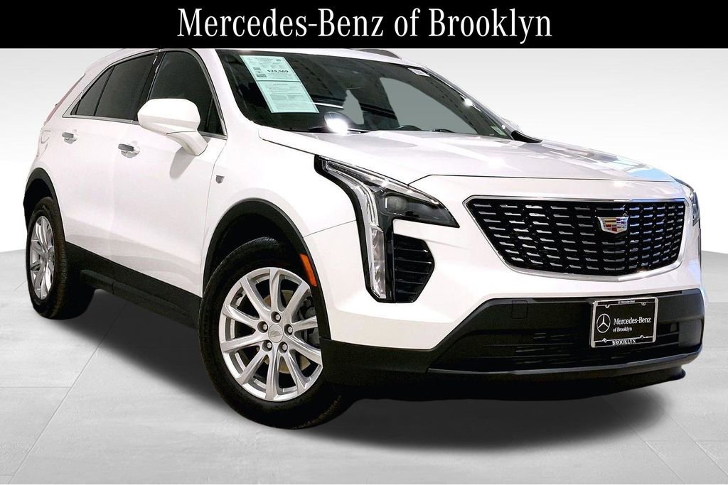 Used 2023 Cadillac XT4 Luxury w/ Cold Weather Package image 1