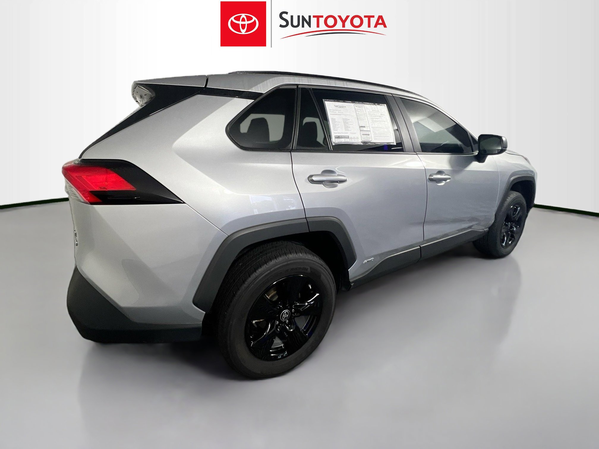 Used 2024 Toyota RAV4 LE image 4
