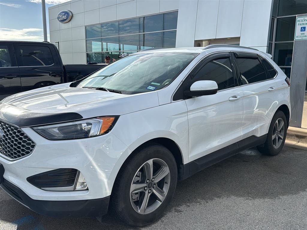 Used 2024 Ford Edge SEL w/ Convenience Package AWD/4WD image 2