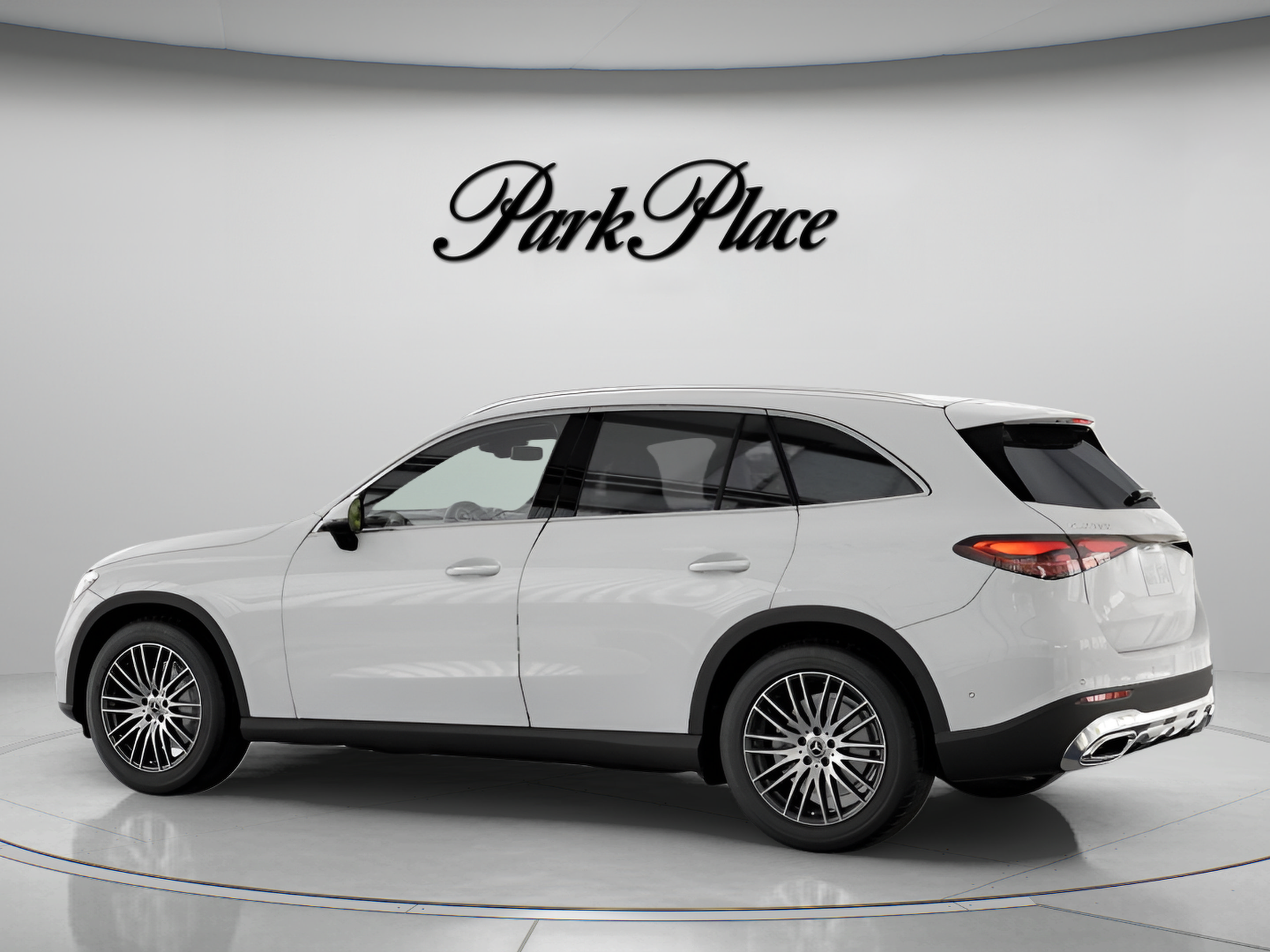Used 2026 Mercedes-Benz GLC 300 image 13