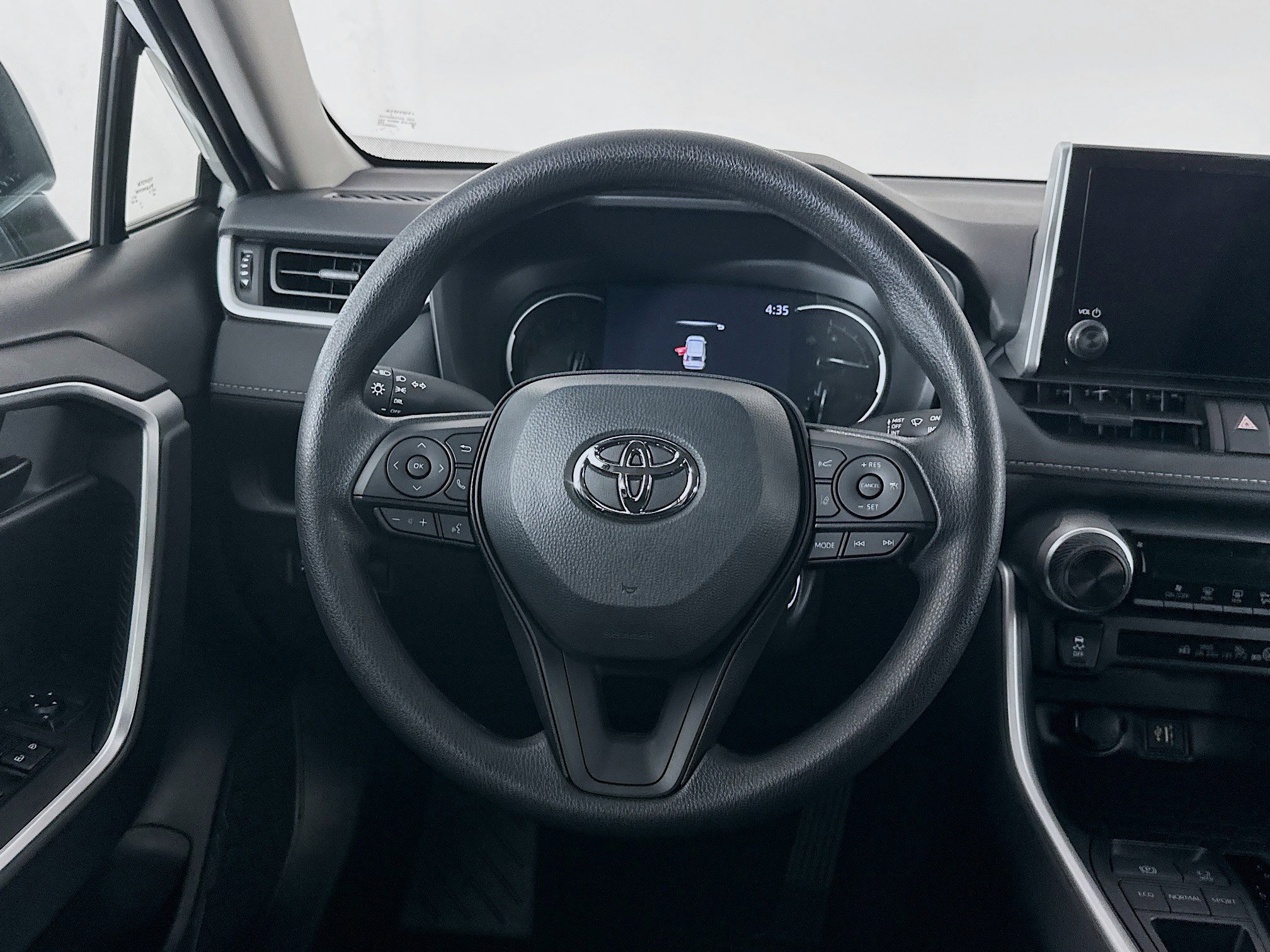 Used 2025 Toyota RAV4 LE image 17