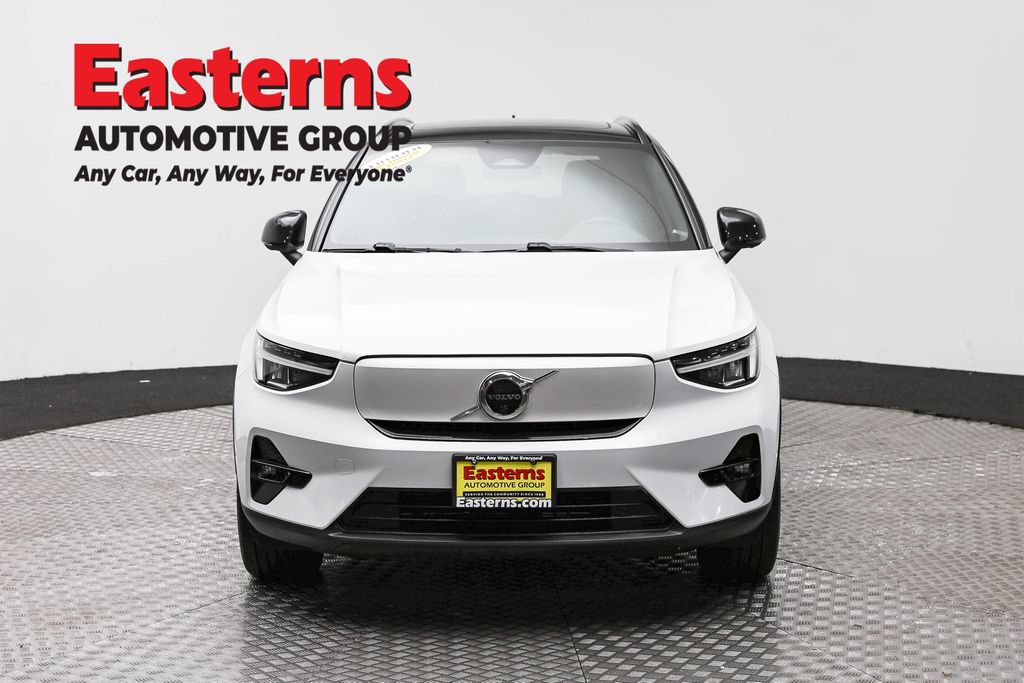 Used 2023 Volvo XC40 Recharge Plus AWD/4WD image 2