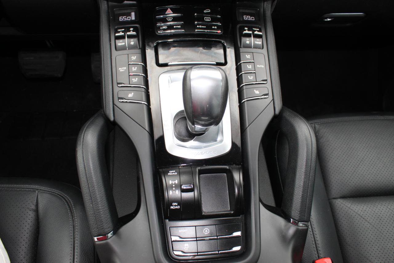 Used 2016 Porsche Cayenne Platinum Edition AWD/4WD image 34
