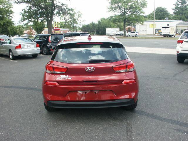Used 2018 Hyundai Elantra GT image 3