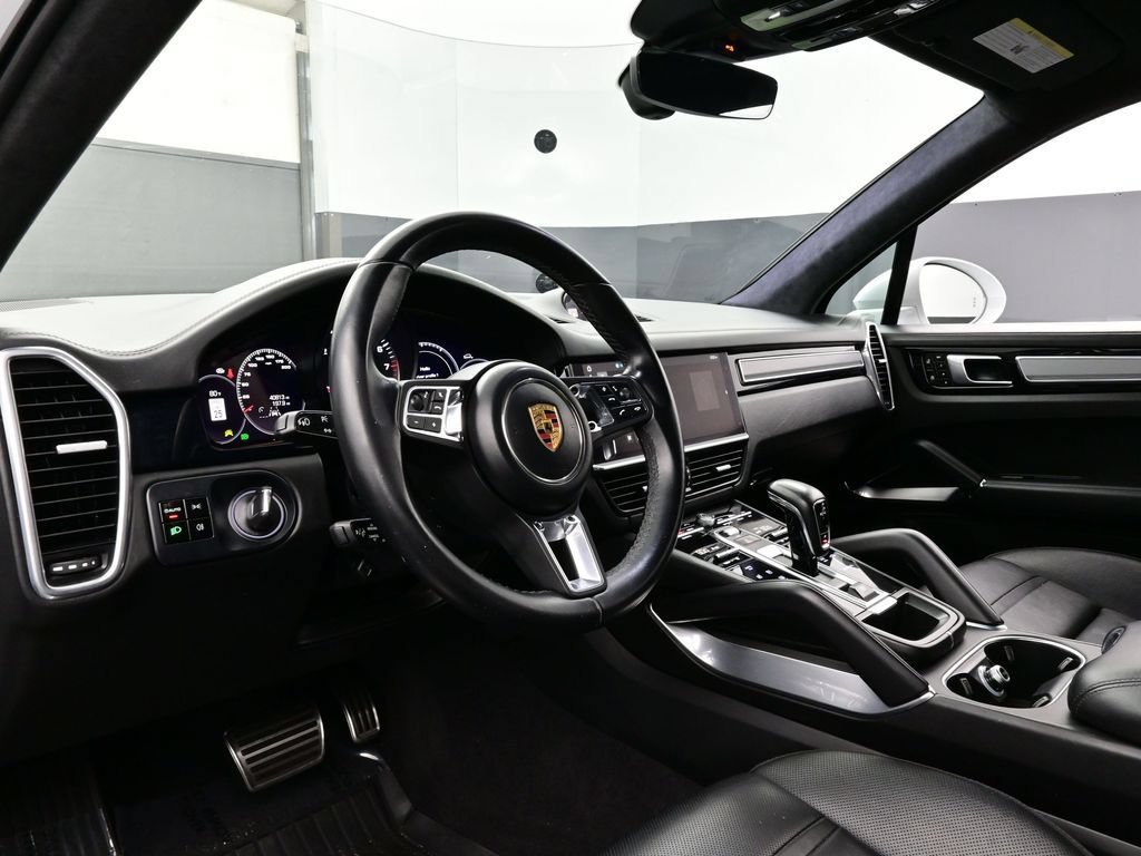 Certified 2021 Porsche Cayenne Turbo AWD/4WD image 4
