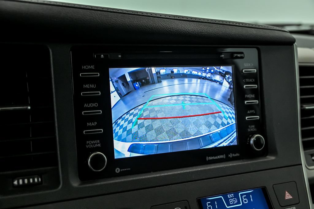 Used 2020 Toyota Sienna XLE FWD image 21