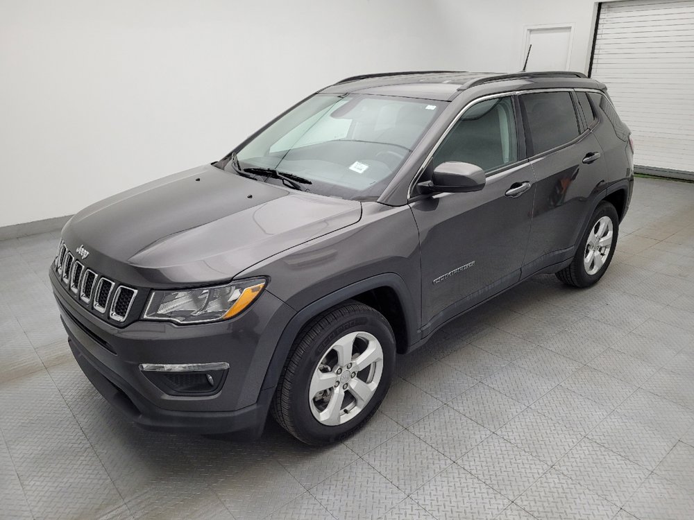 Used 2019 Jeep Compass Latitude image 2