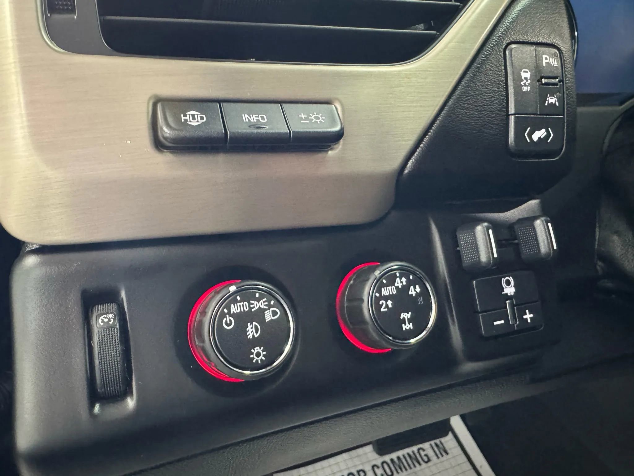 Used 2016 GMC Yukon Denali w/ Enhanced Security Package image 24