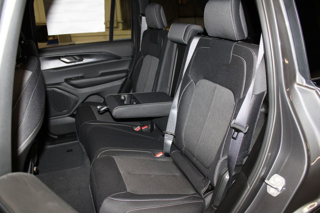 New 2025 Jeep Grand Cherokee Laredo X w/ Luxury Tech Group I image 26