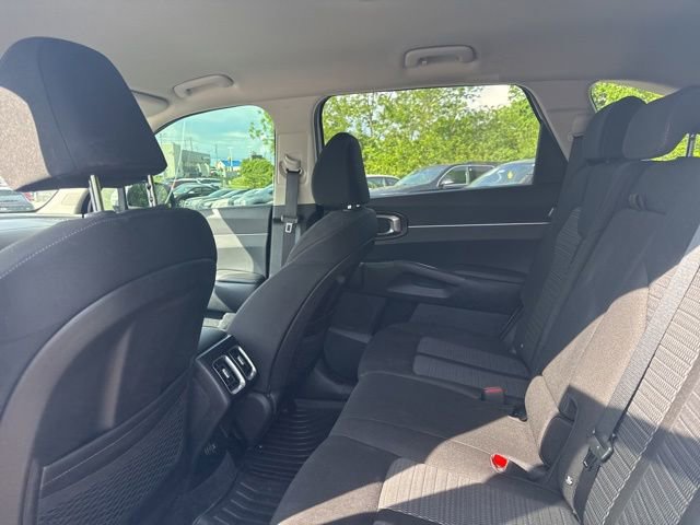 Used 2025 Kia Sorento LX FWD image 6