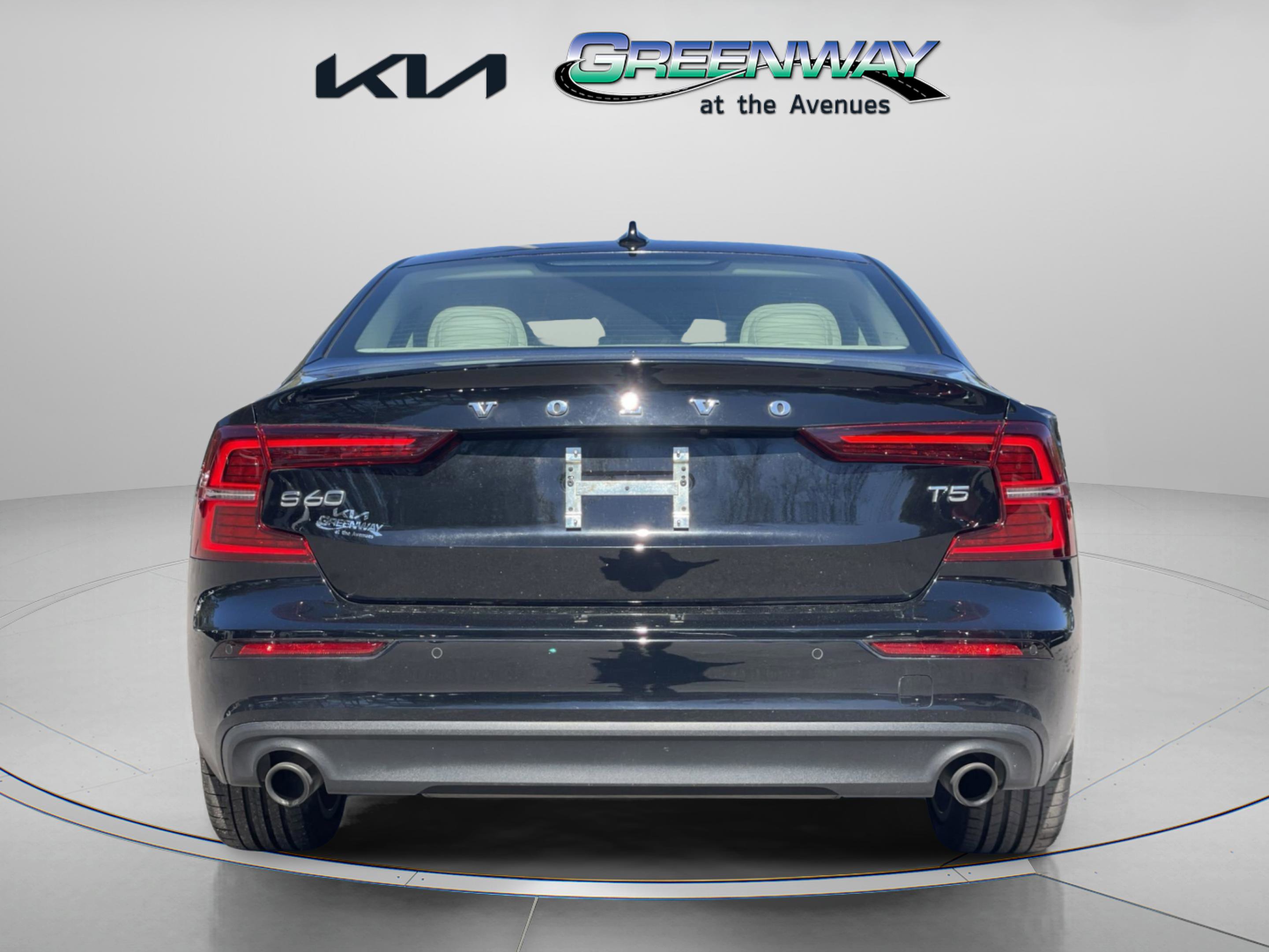 Used 2021 Volvo S60 T5 Momentum w/ Protection Package Premier image 3