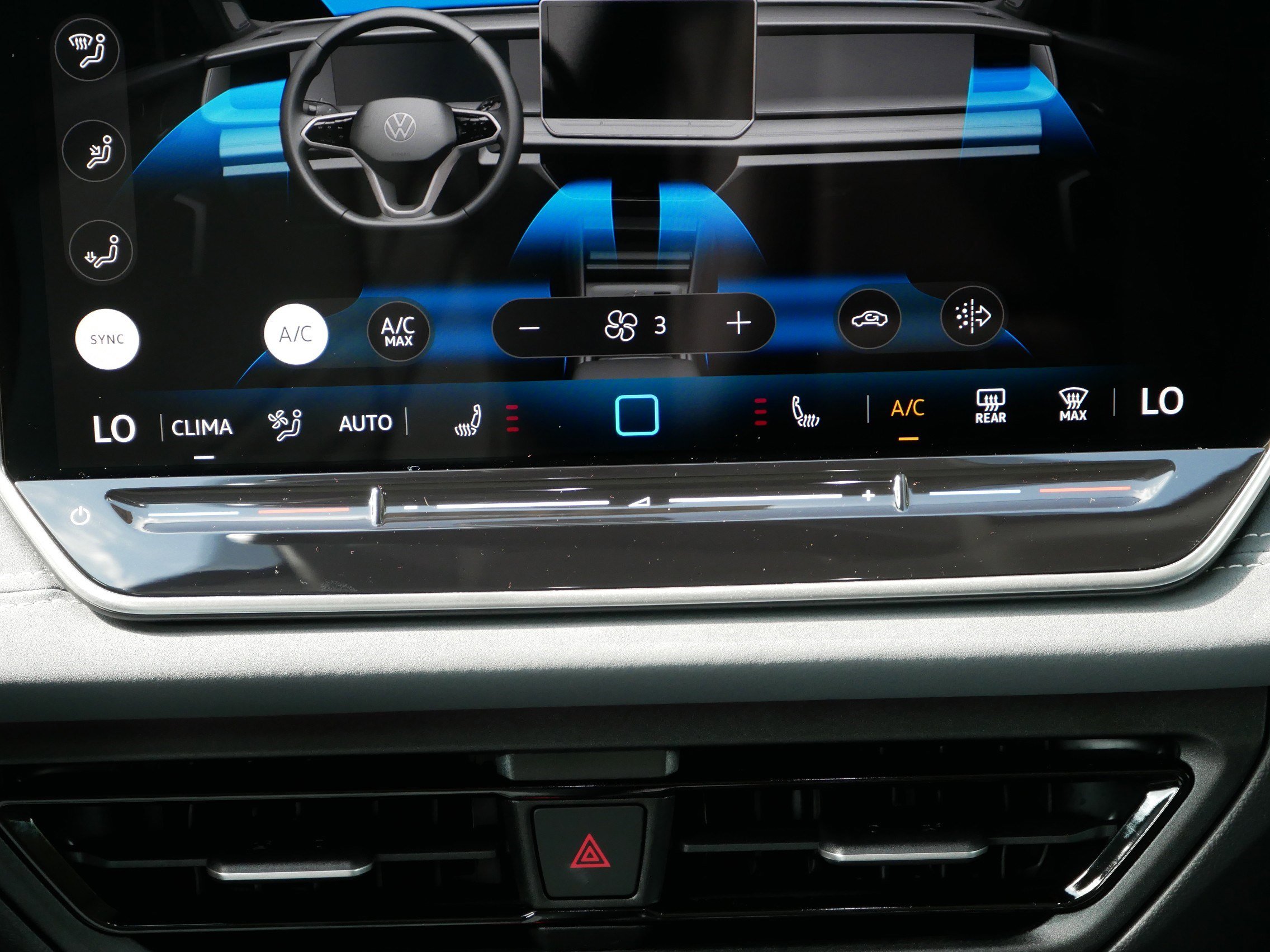 New 2025 Volkswagen Tiguan SE image 11