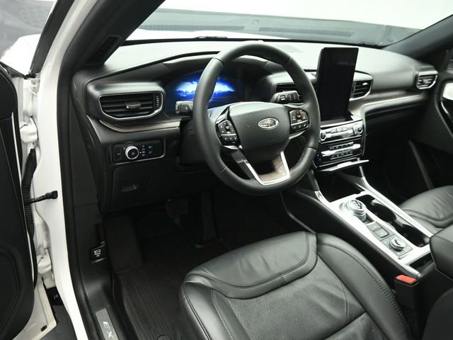 Certified 2023 Ford Explorer Platinum w/ Technology Package image 9
