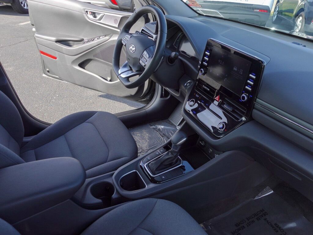 Used 2022 Hyundai Ioniq SE image 14