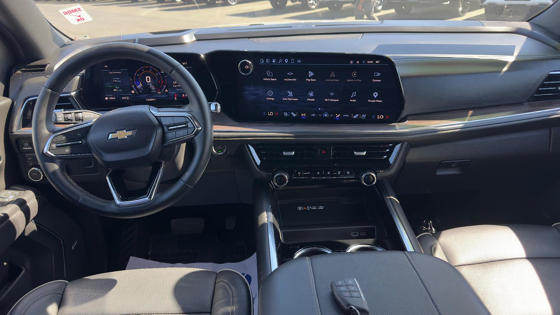 Used 2025 Chevrolet Suburban Premier AWD/4WD image 9
