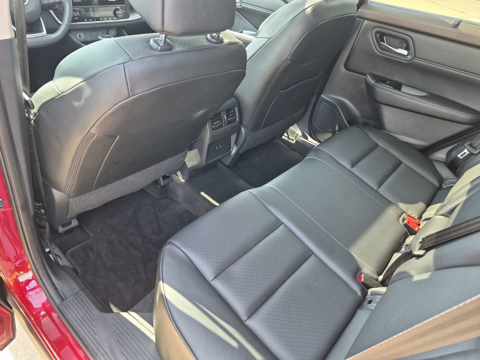 Certified 2023 Nissan Rogue SV w/ SV Premium B Package AWD/4WD image 30