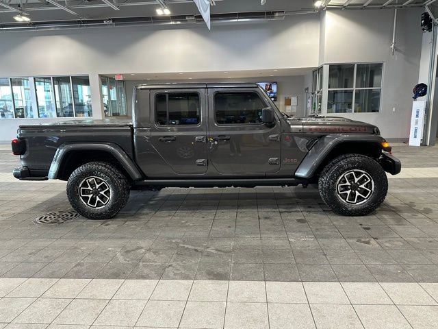 Used 2025 Jeep Gladiator Rubicon w/ Convenience Group image 5