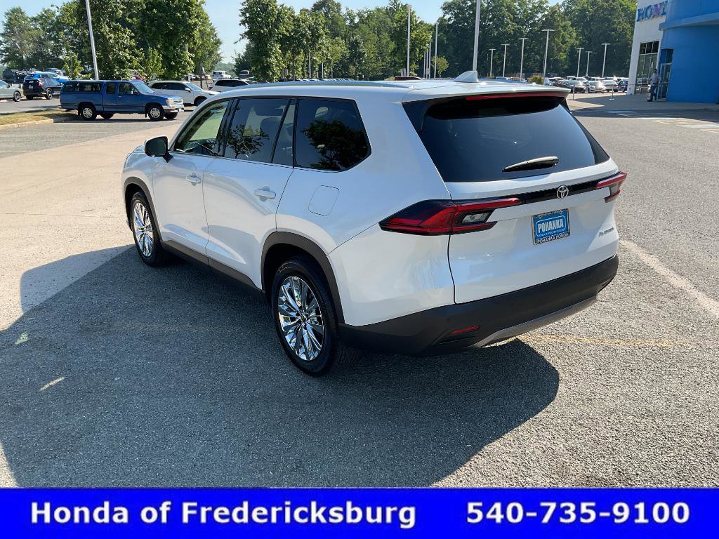 Used 2025 Toyota Grand Highlander AWD image 4