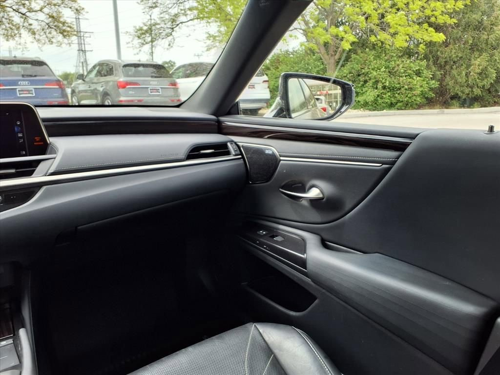 Used 2019 Lexus ES 300h FWD image 26