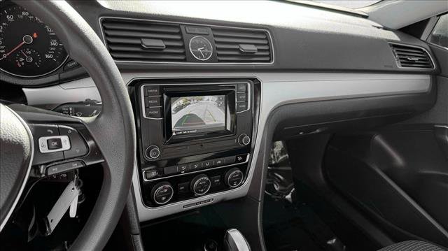 Used 2016 Volkswagen Passat 1.8T S FWD image 14