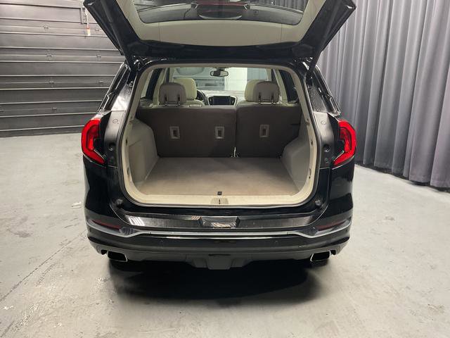 Used 2019 GMC Terrain Denali w/ Advanced Safety Package image 11