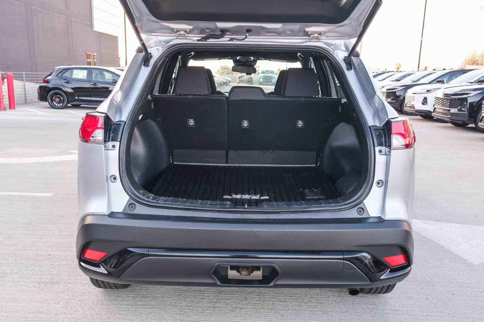 Used 2023 Toyota Corolla Cross AWD Hybrid image 27