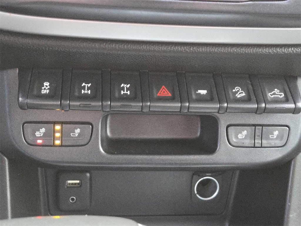 Used 2018 Chevrolet Colorado ZR2 w/ ZR2 Dusk Special Edition image 25