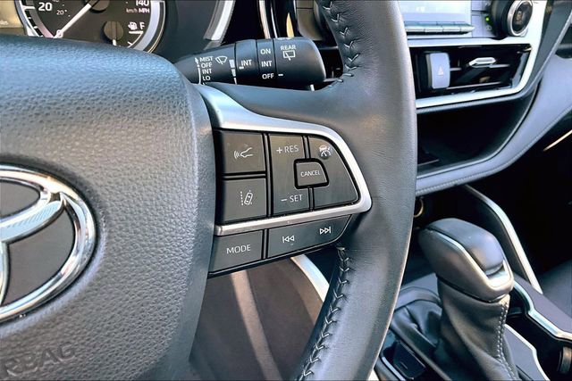 Used 2023 Toyota Highlander XSE image 19
