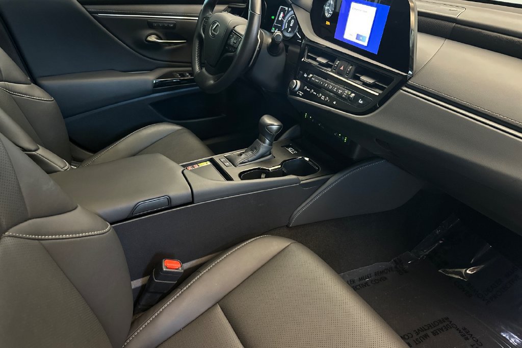Certified 2025 Lexus ES 300h w/ Premium Package FWD image 15