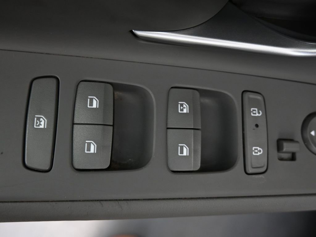 Used 2024 Hyundai Elantra SEL image 21