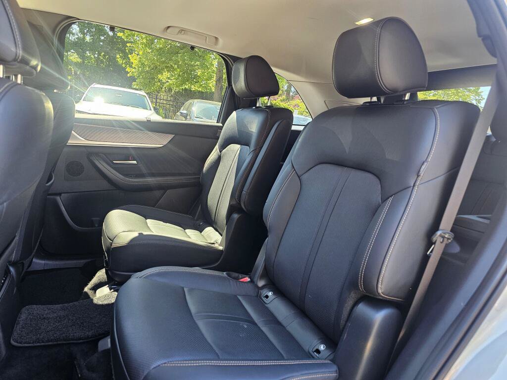 Certified 2024 MAZDA CX-90 Plug-In Hybrid w/ Preferred AWD/4WD image 18