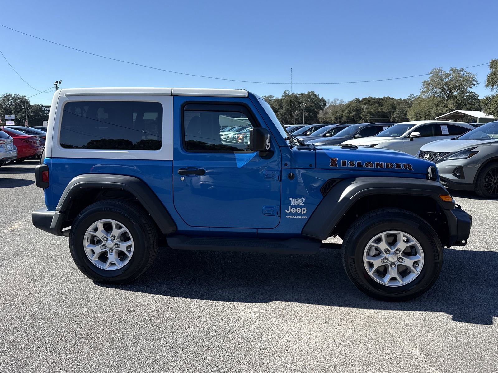 Used 2021 Jeep Wrangler Islander image 6