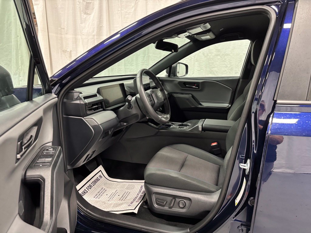 Used 2026 Toyota RAV4 SE w/ Weather Package AWD/4WD image 10