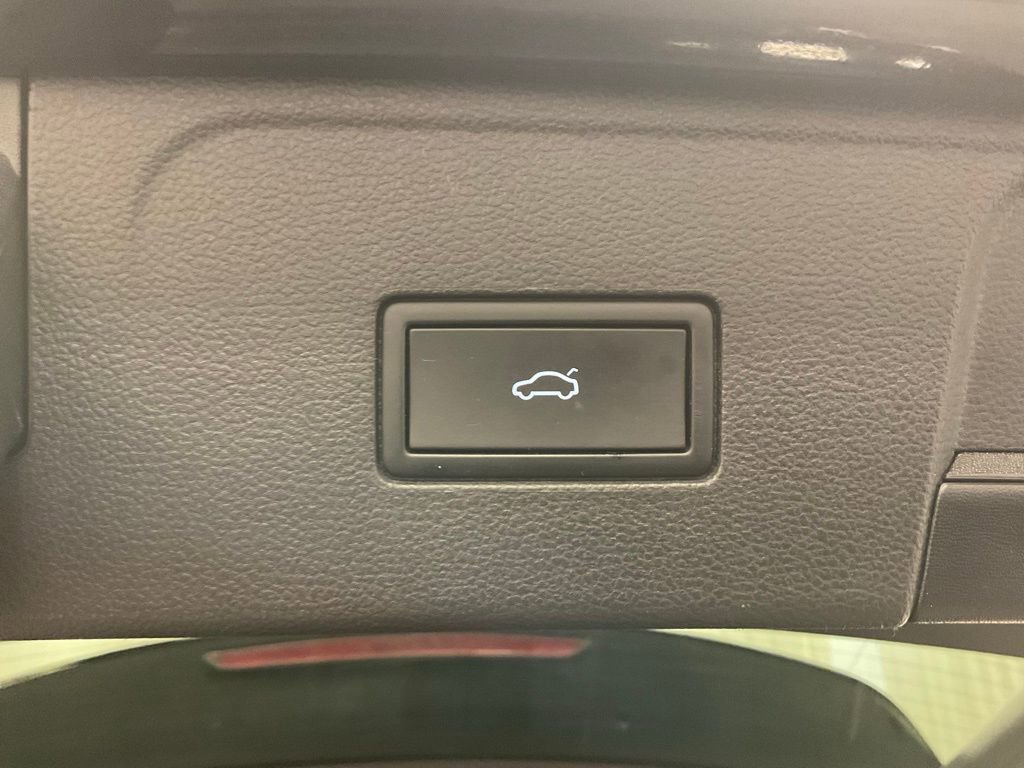 Used 2024 Volkswagen Atlas SE image 36