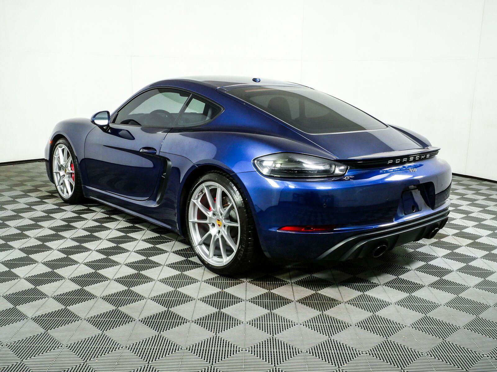 Certified 2024 Porsche 718 Cayman GTS RWD image 3