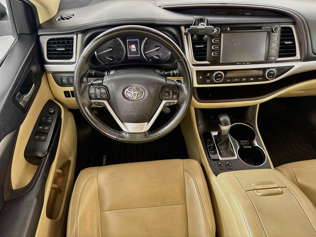 Used 2017 Toyota Highlander XLE AWD/4WD image 24