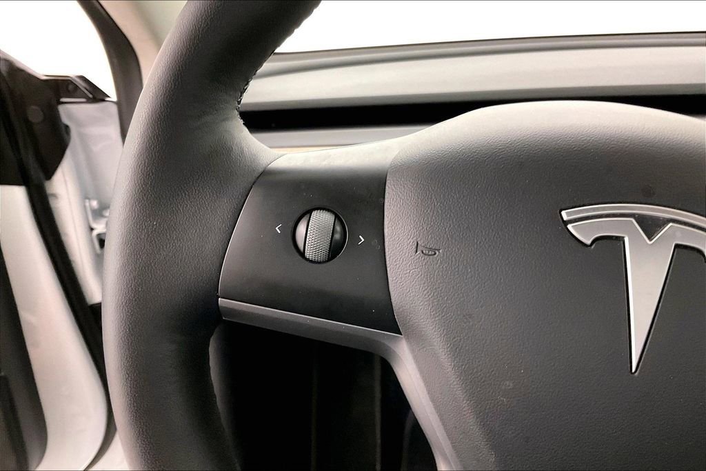 Used 2022 Tesla Model 3 Long Range AWD/4WD image 11