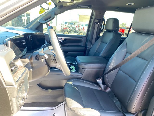 Used 2026 Chevrolet Tahoe Z71 w/ Comfort Package AWD/4WD image 12