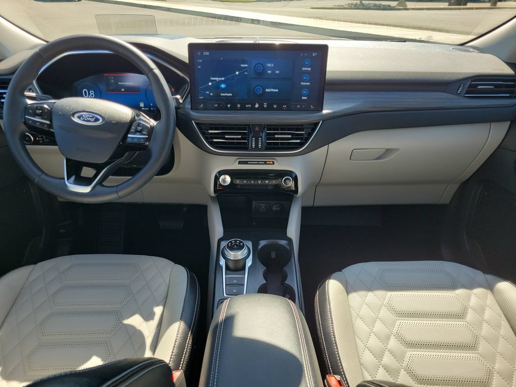 Used 2023 Ford Escape Platinum w/ Premium Technology Package AWD/4WD image 15