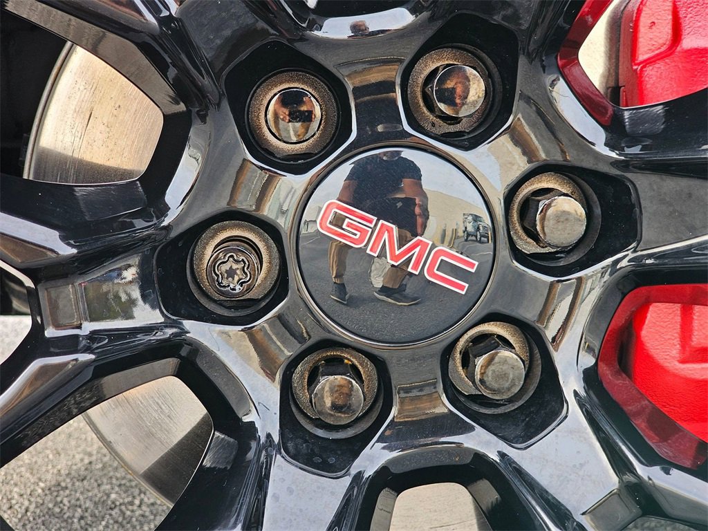 Used 2024 GMC Yukon Denali image 10