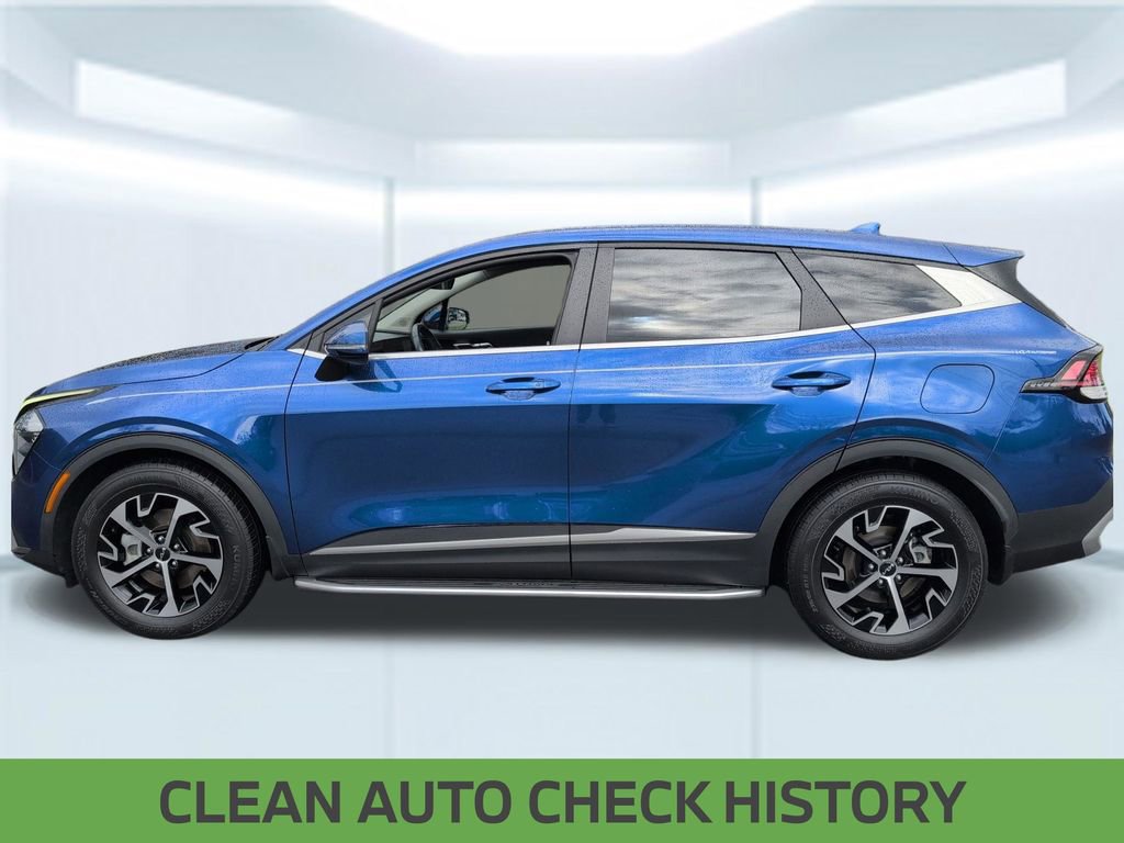 Used 2023 Kia Sportage EX image 2