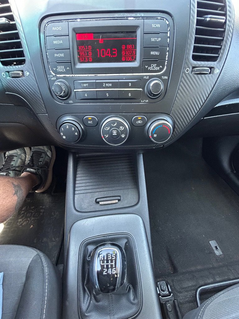 Used 2015 Kia Forte Koup EX image 14